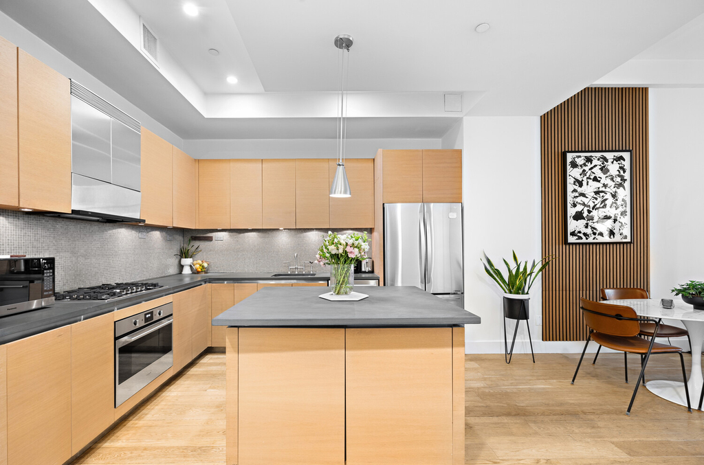 49 E 21st Street - Photo 2
