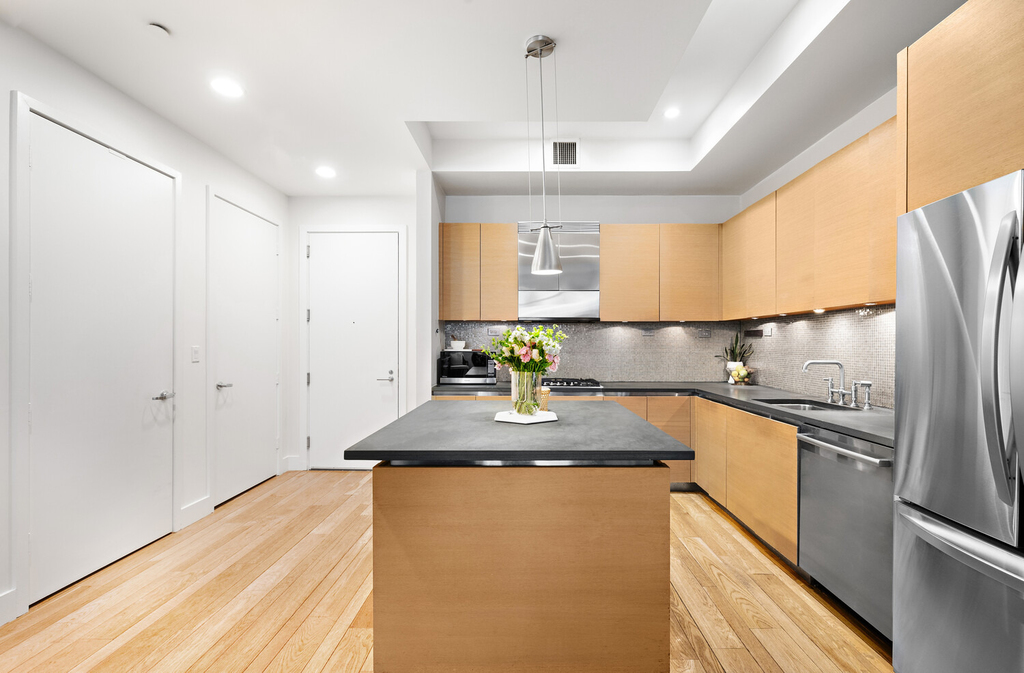49 E 21st Street - Photo 3