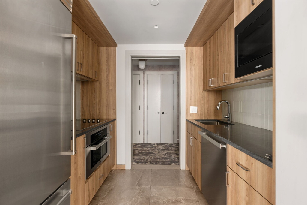 205 E 85th Street - Photo 11