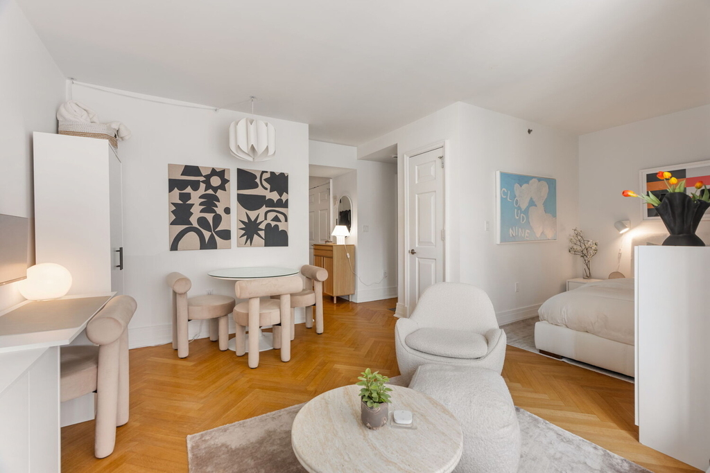 205 E 85th Street - Photo 3