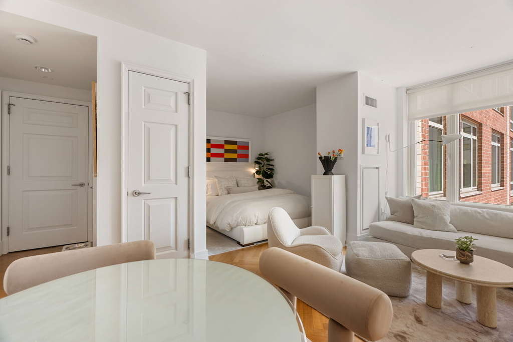 205 E 85th Street - Photo 1