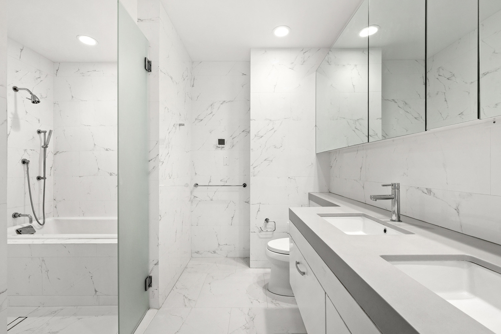 301 E 61st Street - Photo 3