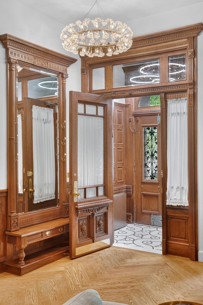 32 W 87th Street - Photo 1