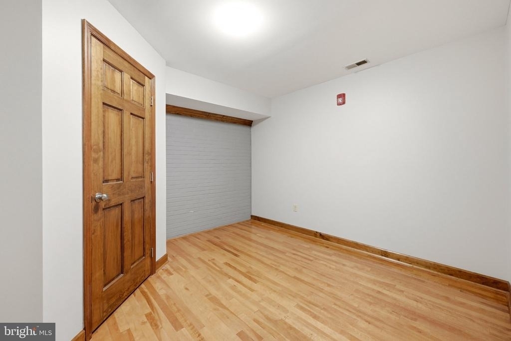 443 Millwood Avenue - Photo 6