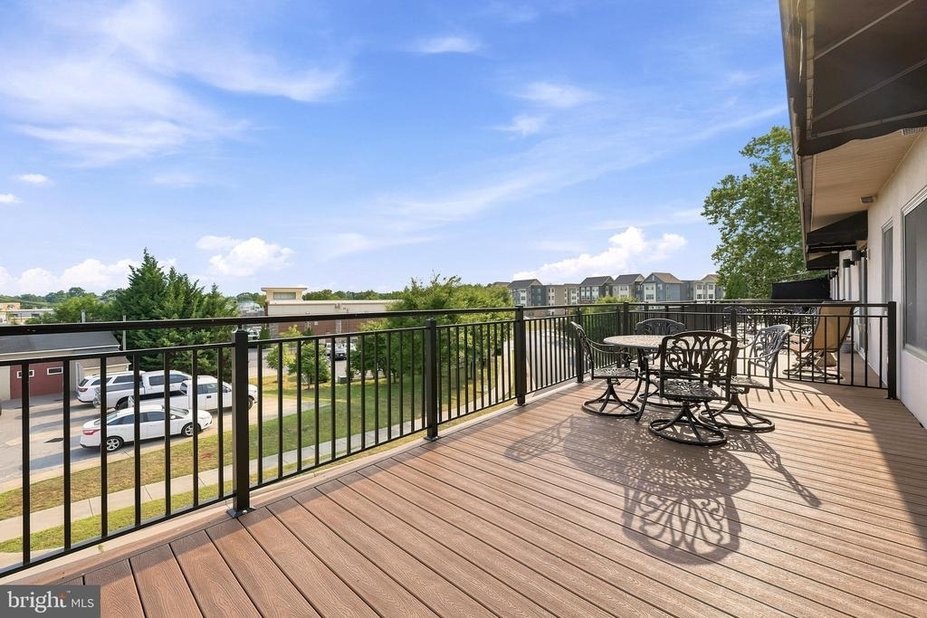 443 Millwood Avenue - Photo 9