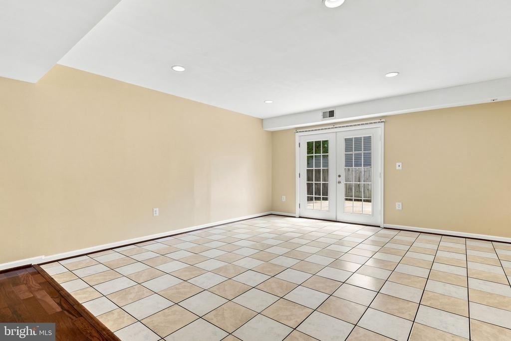 8916 Rugby Road - Photo 23