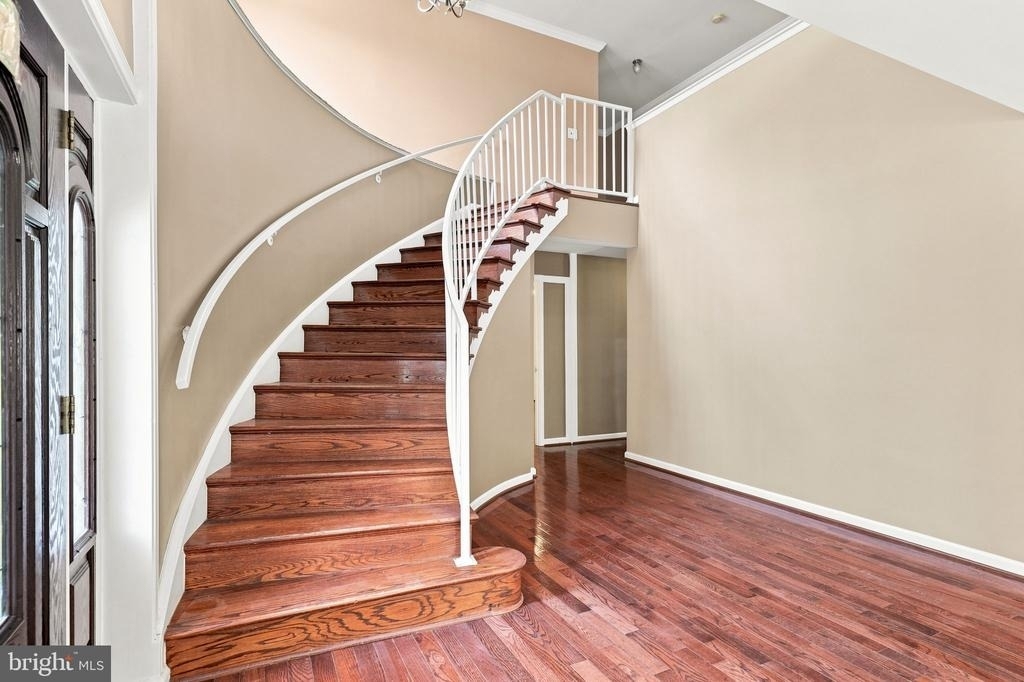 8916 Rugby Road - Photo 4