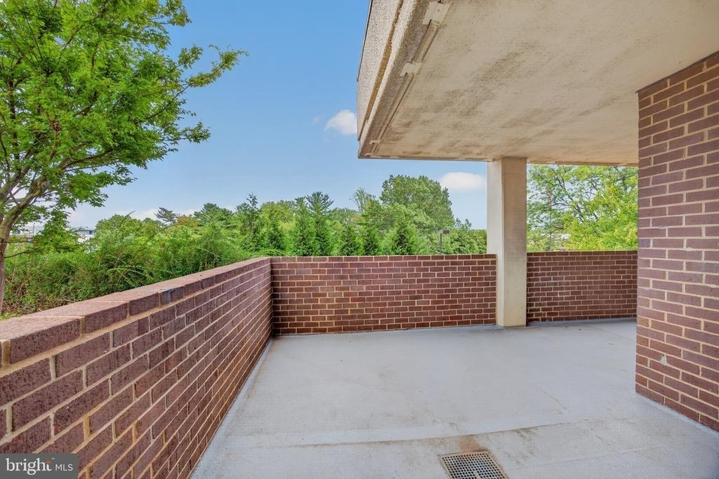 1800 Old Meadow Road - Photo 31