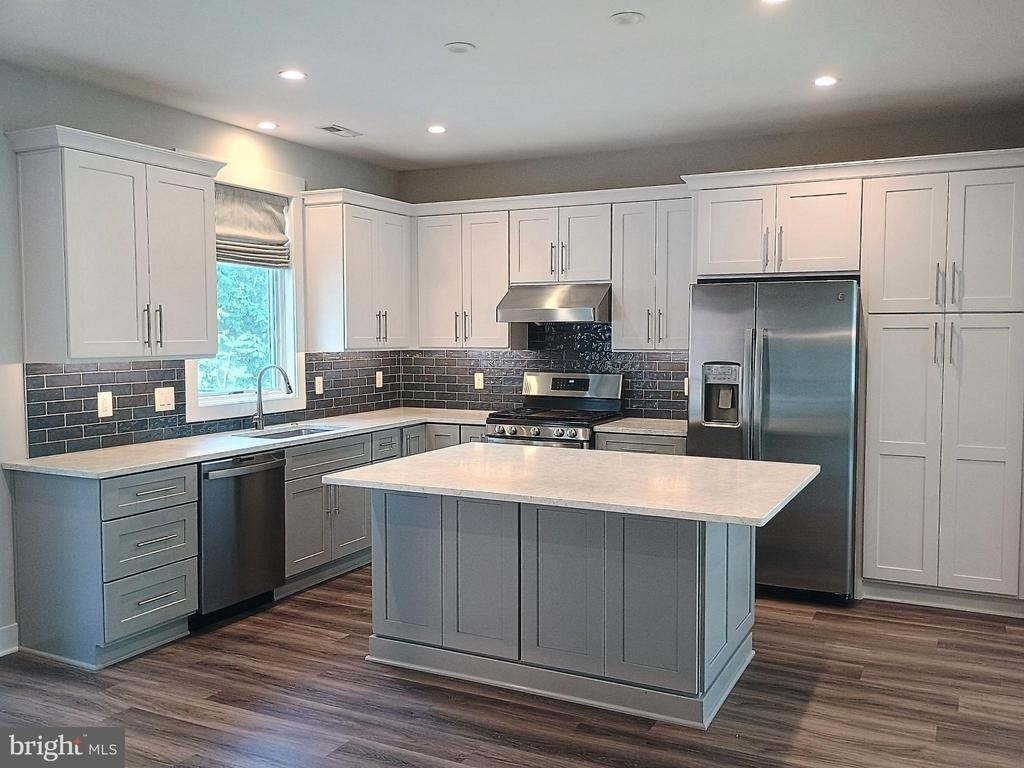 307 Charles Street - Photo 0