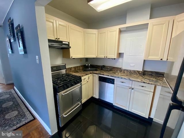1111 Arlington Boulevard - Photo 0