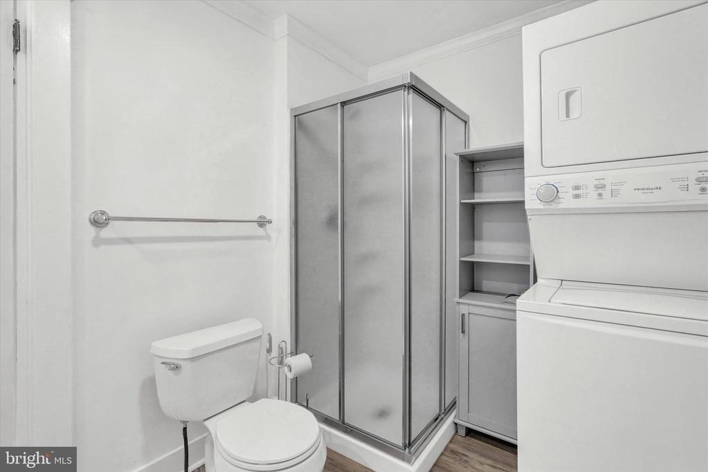 1029 W Locust Street - Photo 8