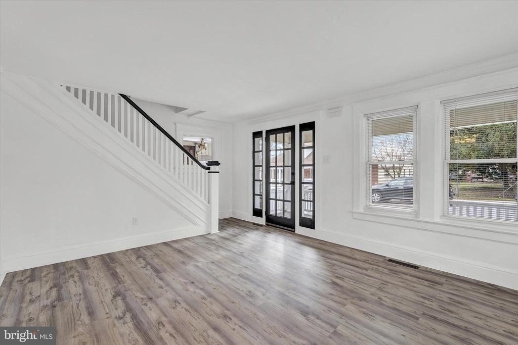 1029 W Locust Street - Photo 1