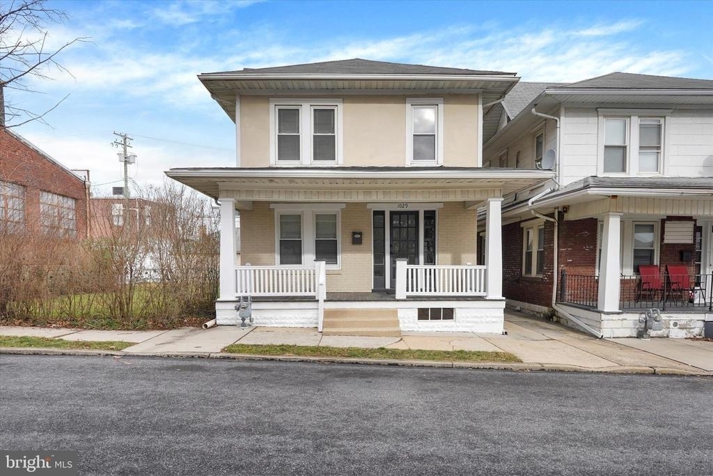 1029 W Locust Street - Photo 0
