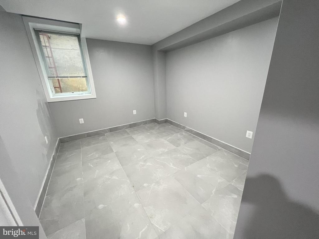 1611 Ridge Avenue - Photo 23