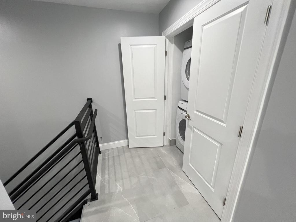 1611 Ridge Avenue - Photo 11