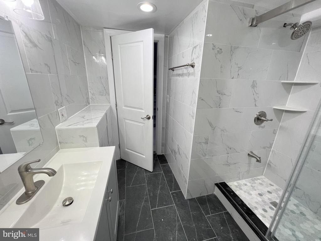 1611 Ridge Avenue - Photo 15