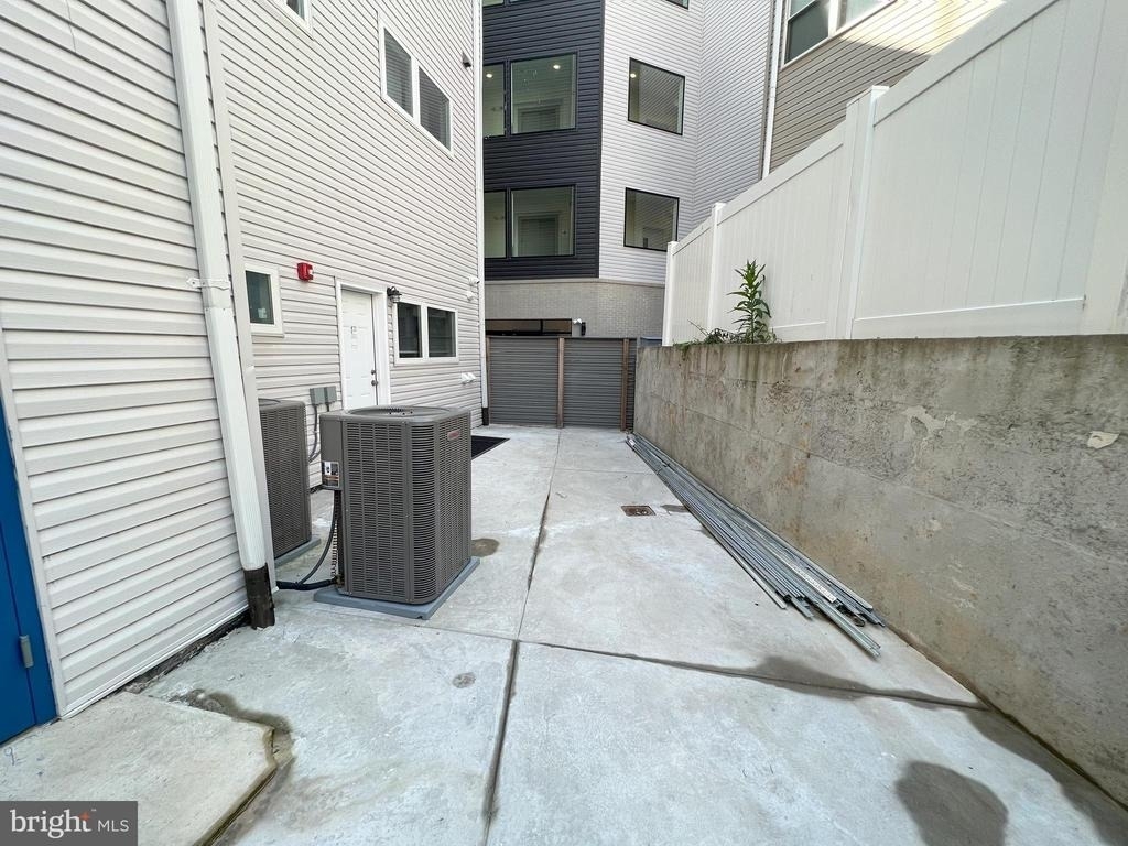 1611 Ridge Avenue - Photo 26