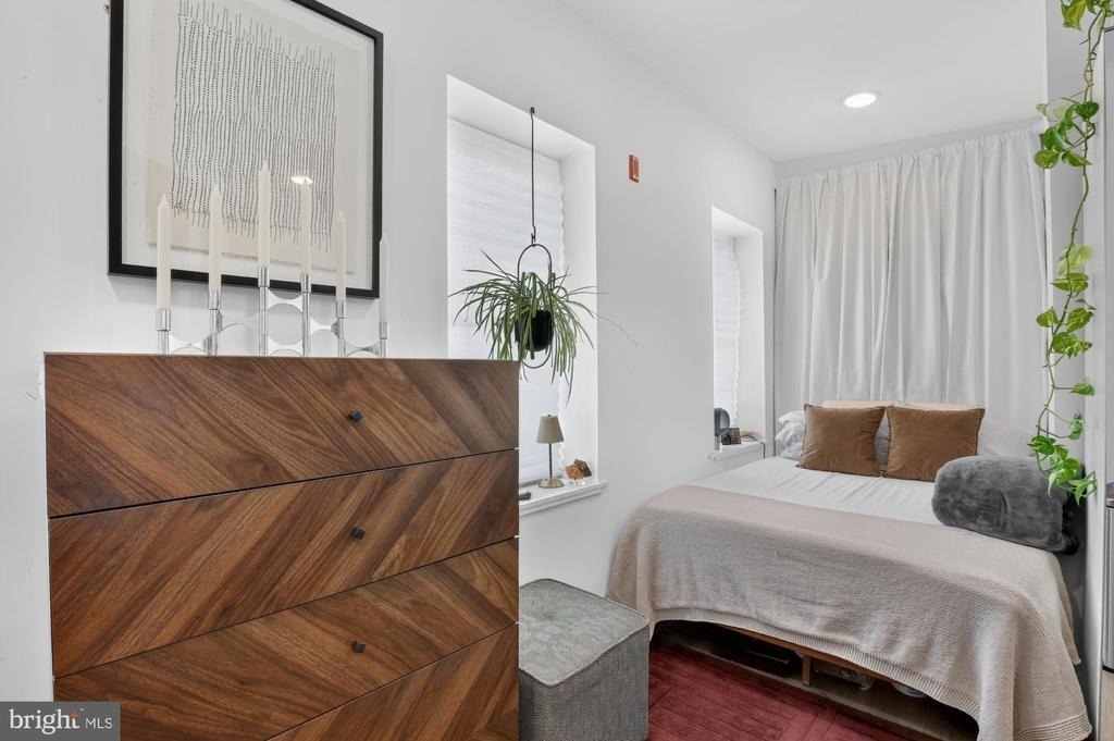 2046 E Huntingdon Street - Photo 3