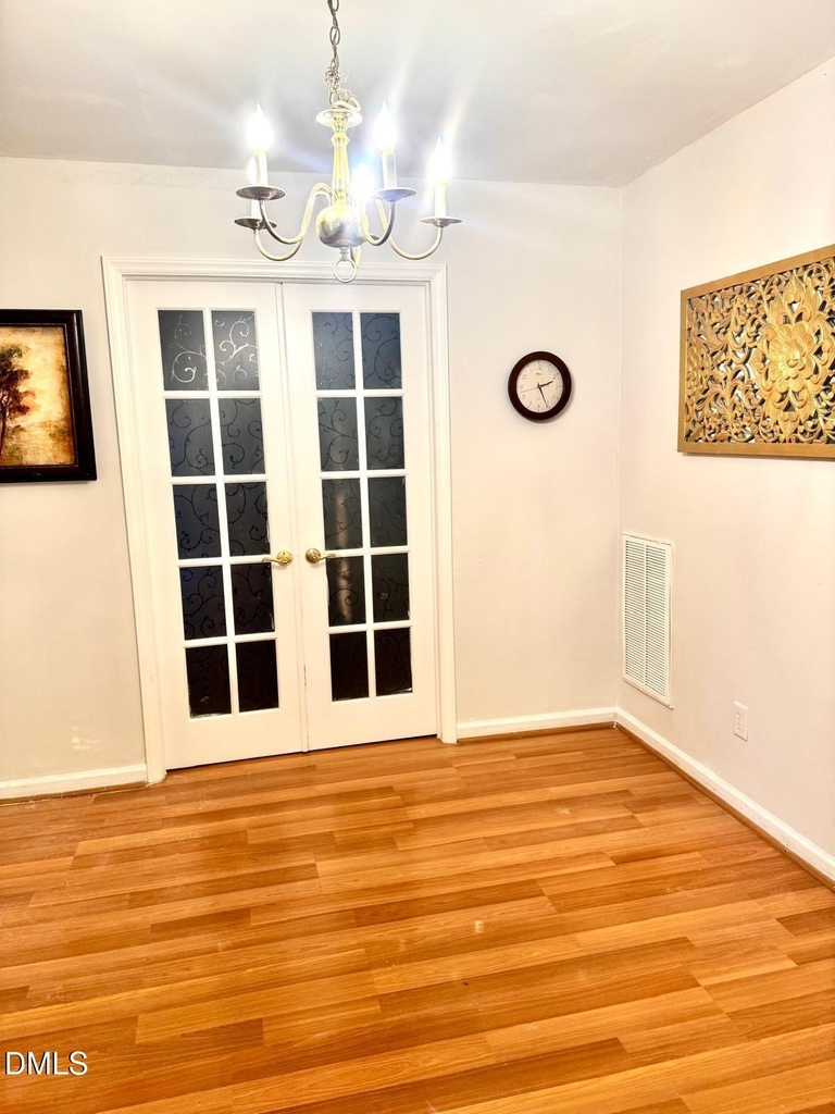 905 Sanderson Drive - Photo 11