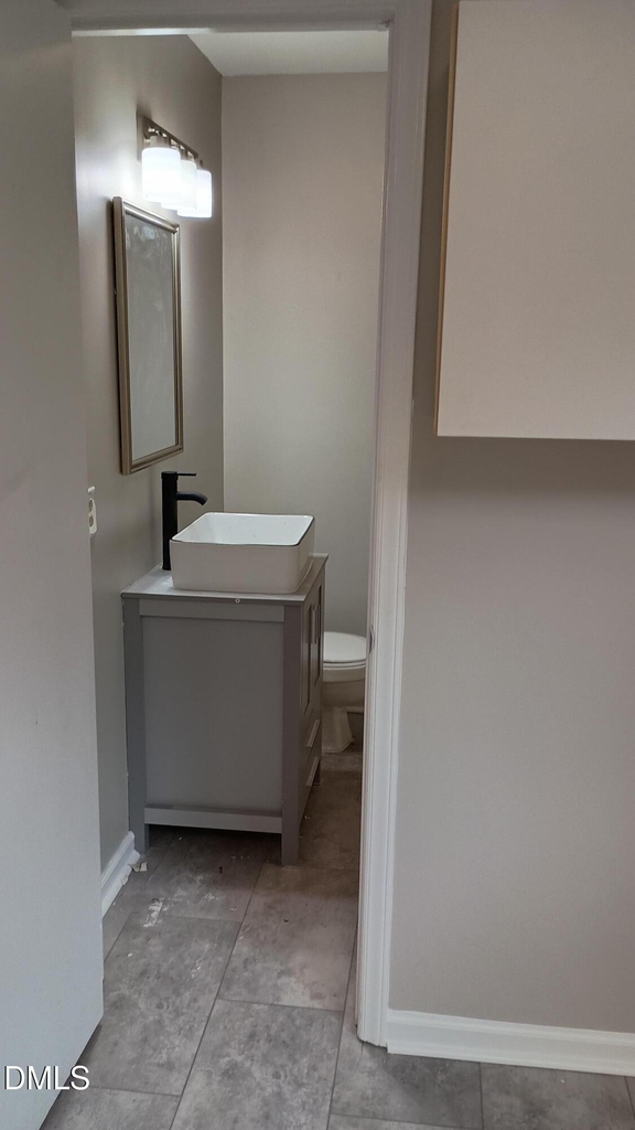 102 S Tunstall Avenue - Photo 9