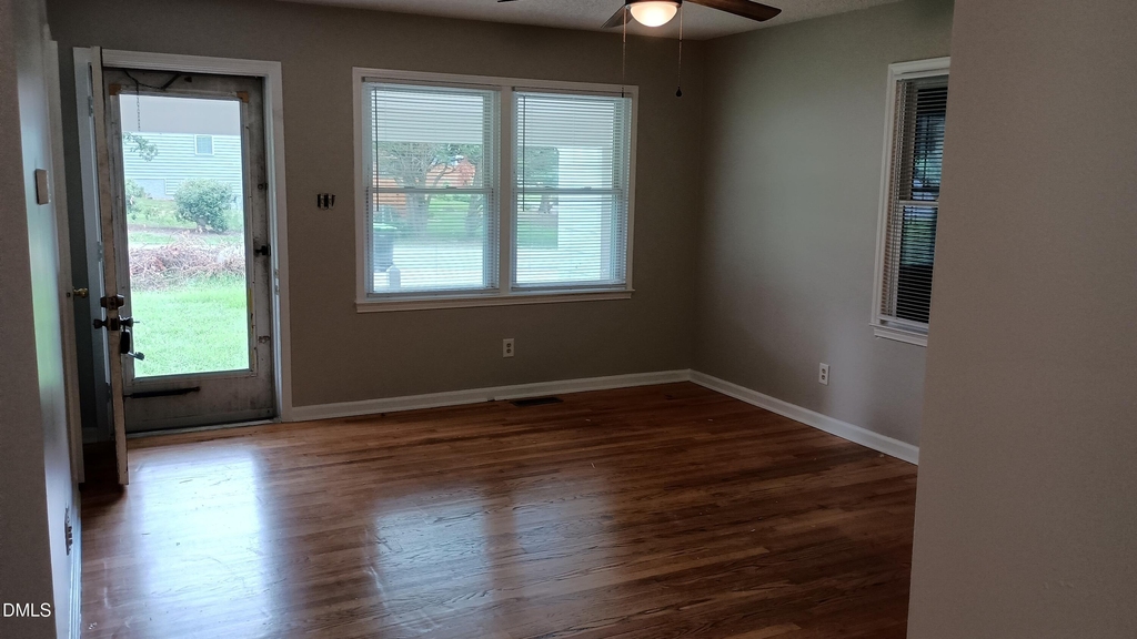 102 S Tunstall Avenue - Photo 1
