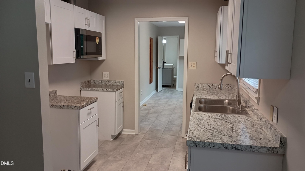 102 S Tunstall Avenue - Photo 6