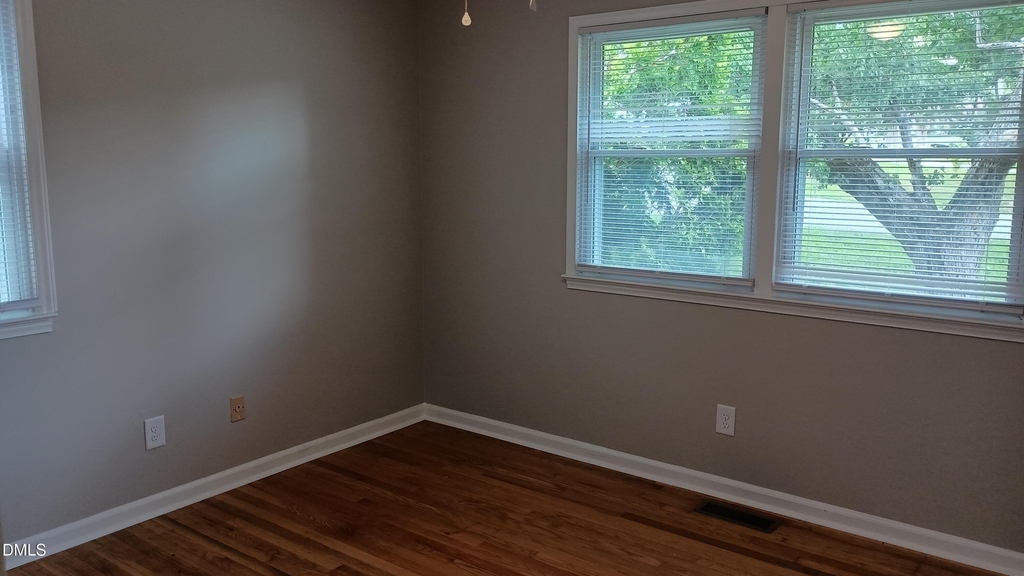 102 S Tunstall Avenue - Photo 17
