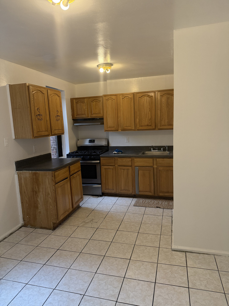 237 North Broadway - Photo 3