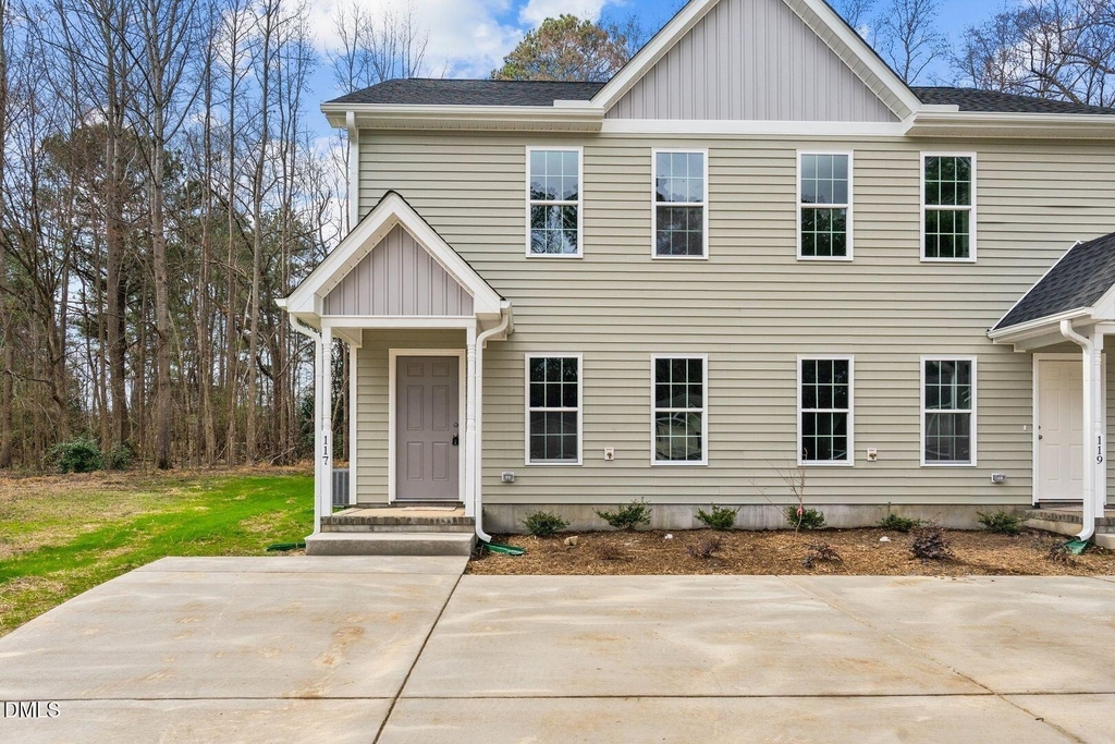 122 Laura Lane - Photo 1