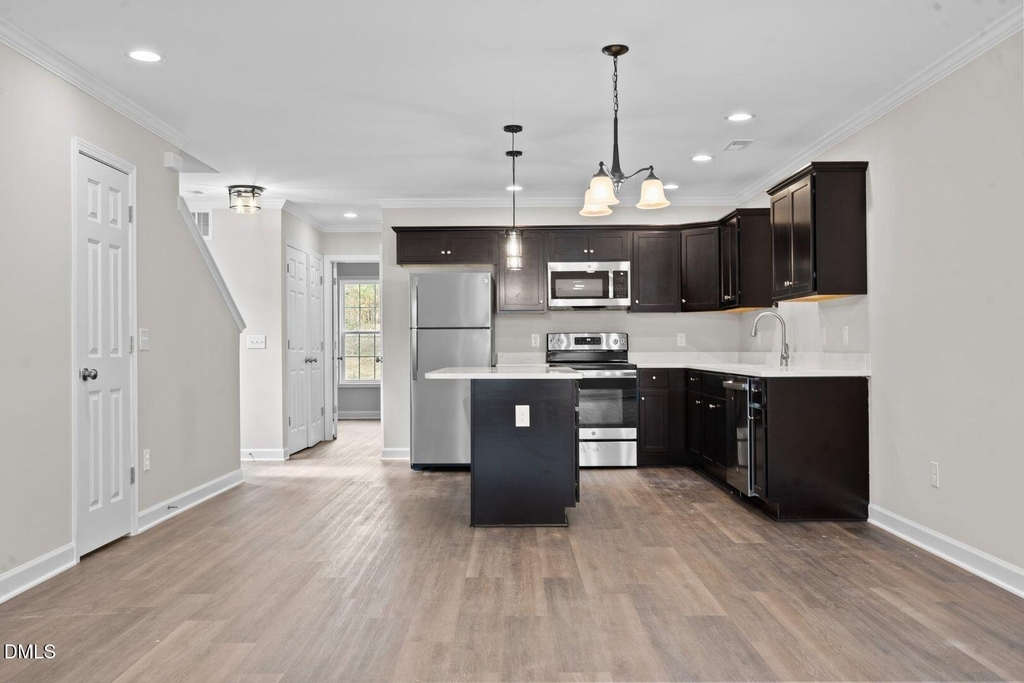 122 Laura Lane - Photo 2