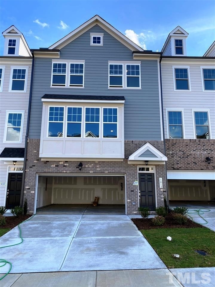 1013 Larabee Lane - Photo 0