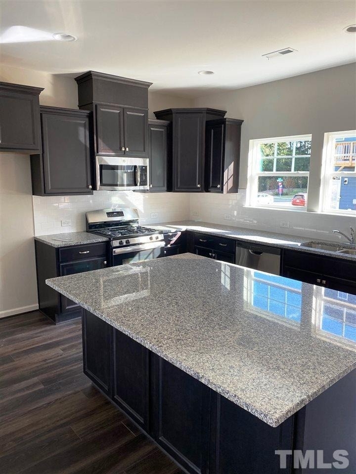 1013 Larabee Lane - Photo 3