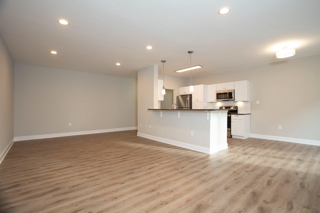 313 Creek Drive - Photo 7