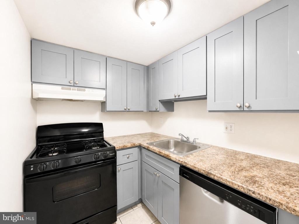 1825 Bridgetown Pike - Photo 0