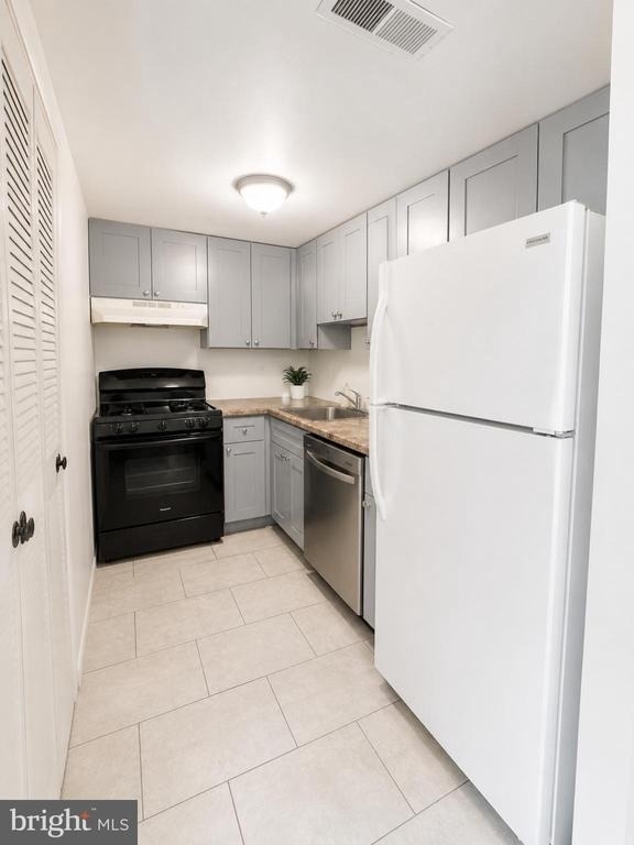 1825 Bridgetown Pike - Photo 1