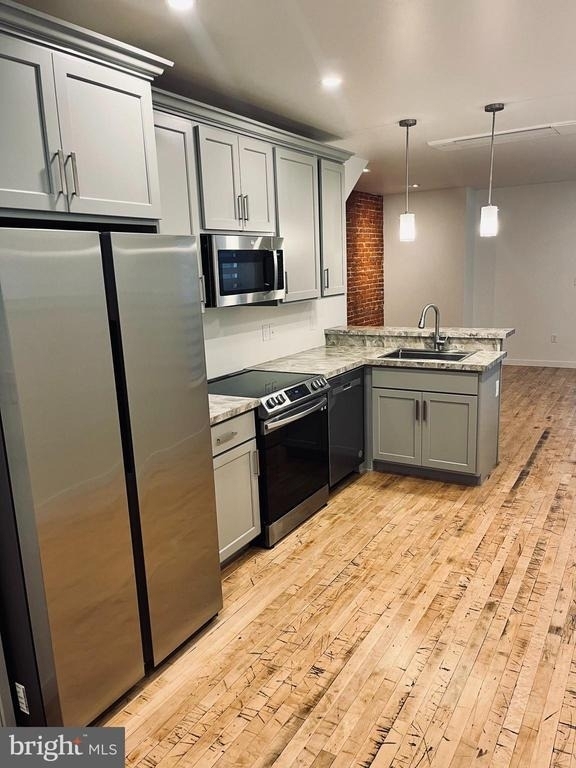 1209 Penn Ave - Photo 3