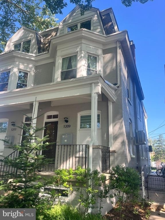 1209 Penn Ave - Photo 1