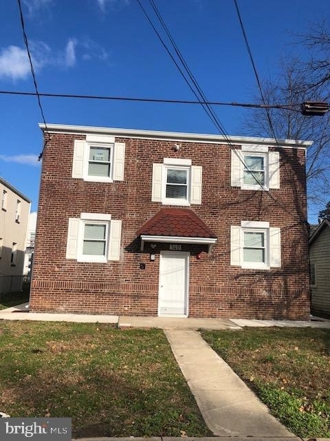 140 Moffatt Avenue - Photo 0