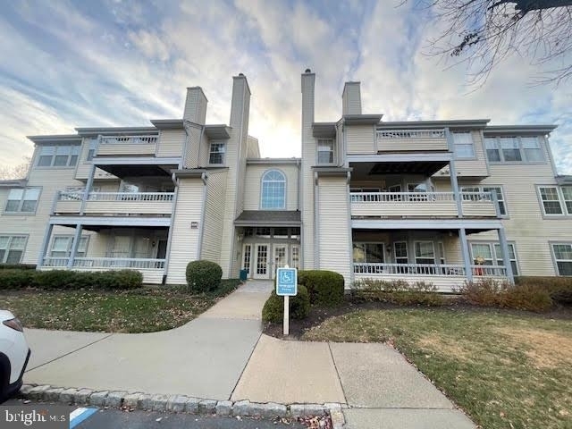 205 Salem Court - Photo 0