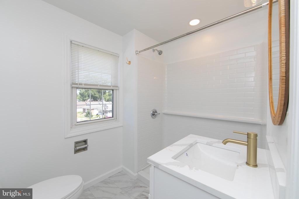9 E Holly Avenue - Photo 12