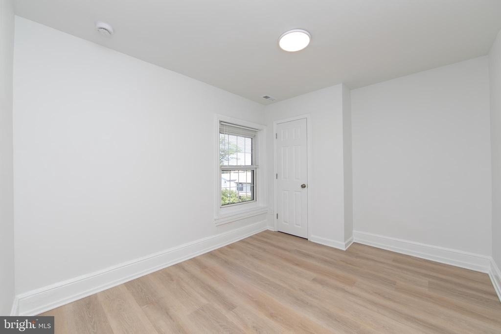 9 E Holly Avenue - Photo 9