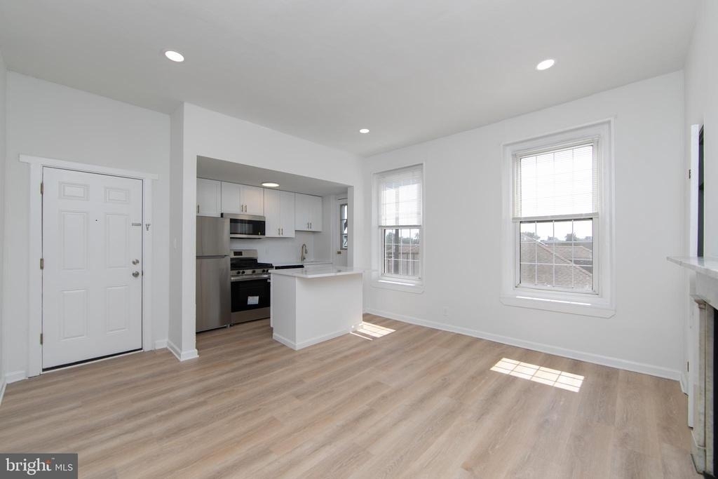 9 E Holly Avenue - Photo 0