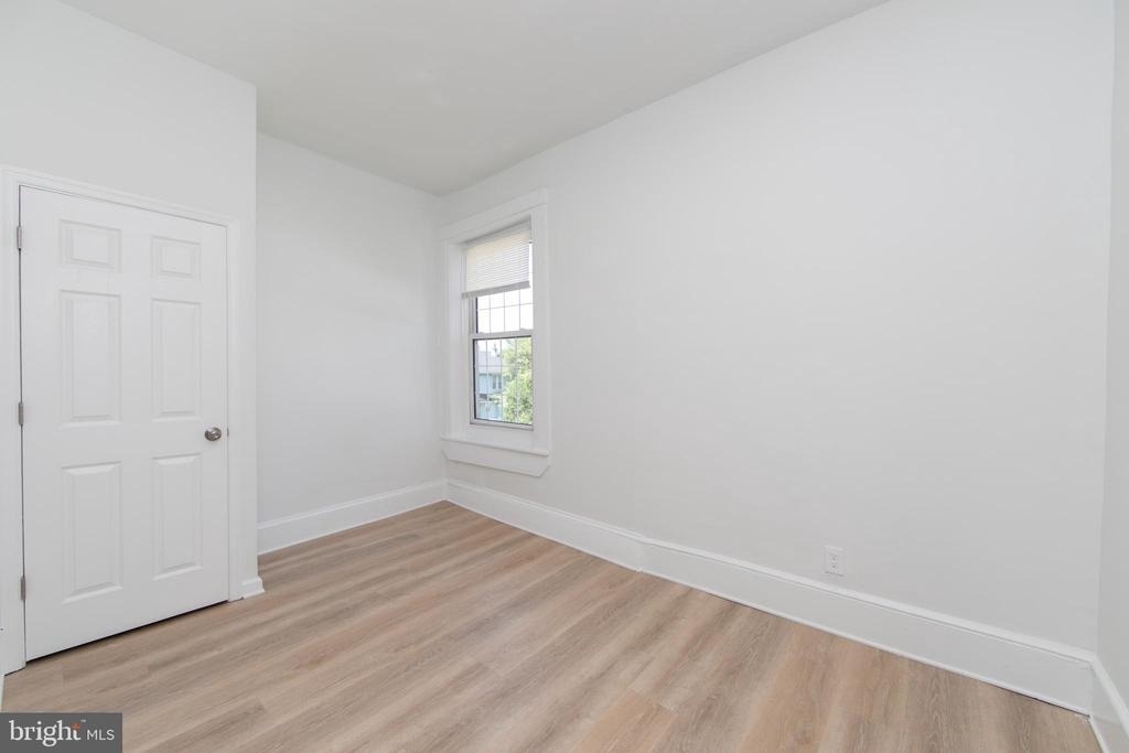 9 E Holly Avenue - Photo 11