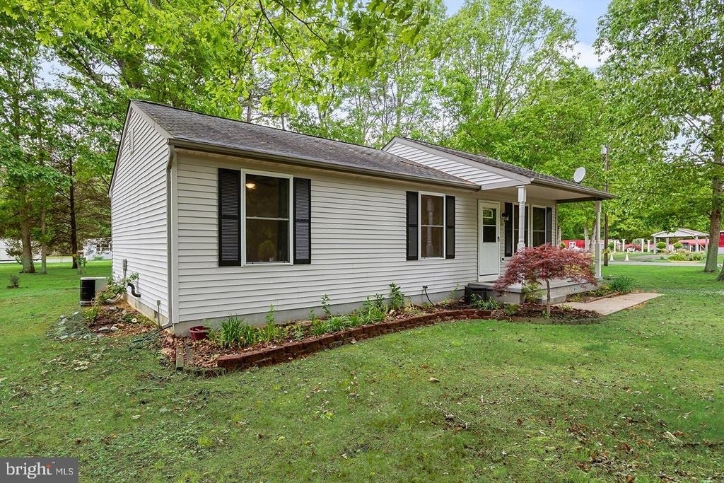 109 6th Ave Avenue - Photo 2
