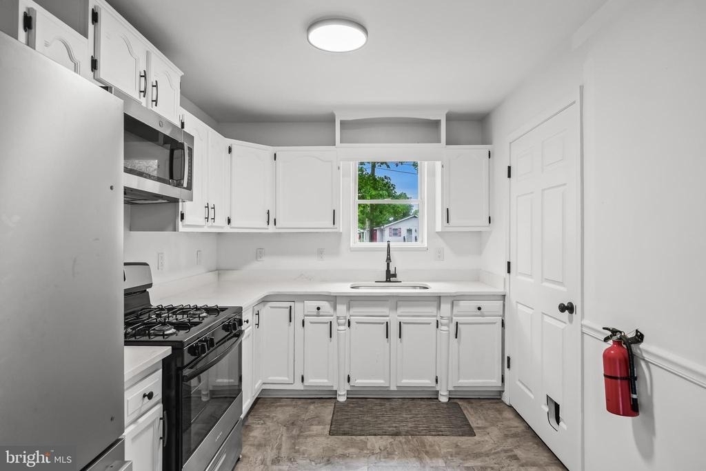 109 6th Ave Avenue - Photo 9