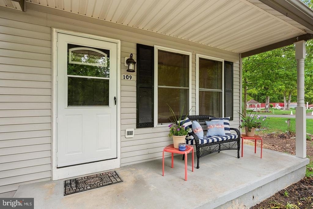109 6th Ave Avenue - Photo 3