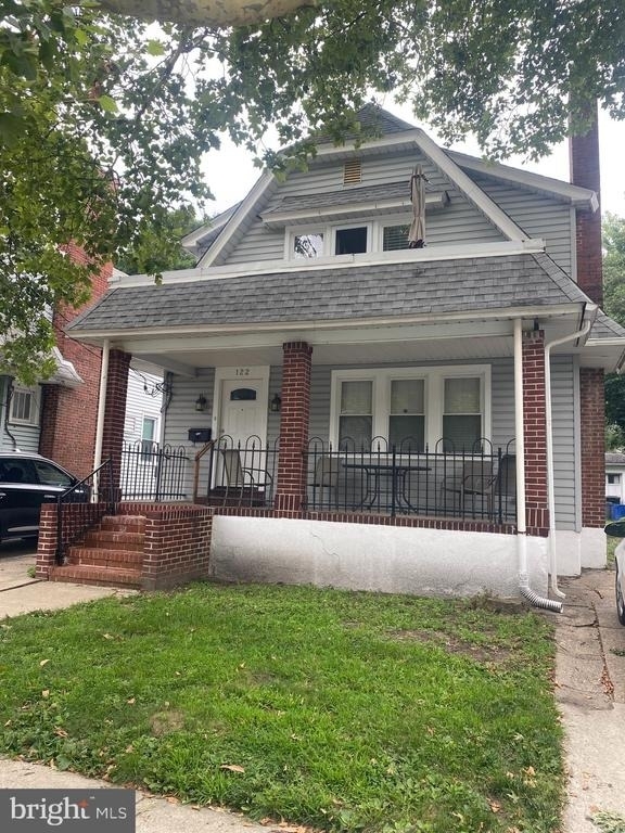 122 E Wayne Terrace - Photo 0