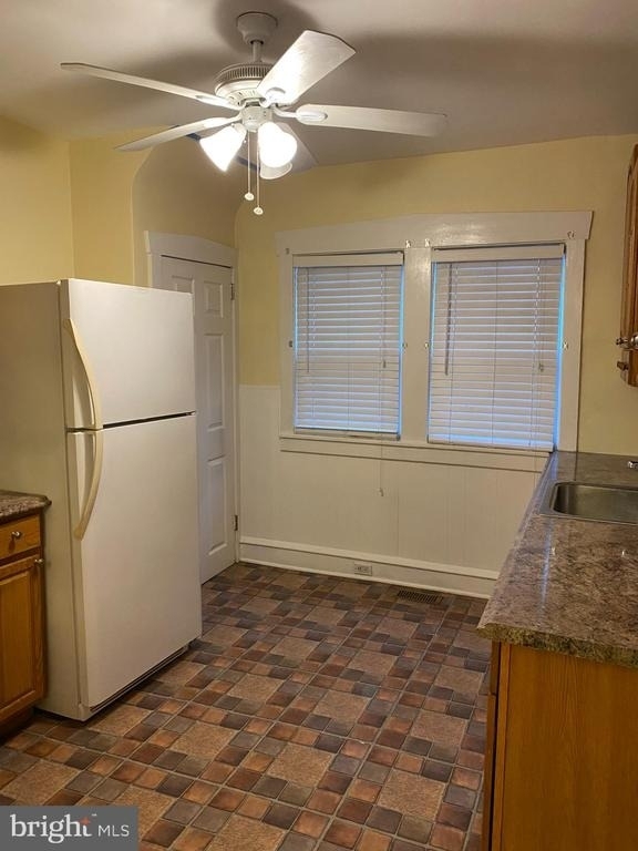 122 E Wayne Terrace - Photo 15