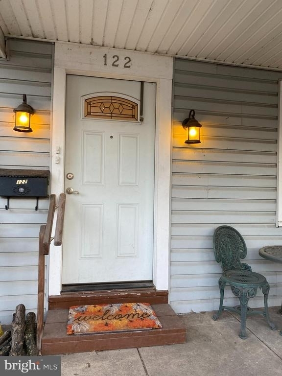 122 E Wayne Terrace - Photo 2