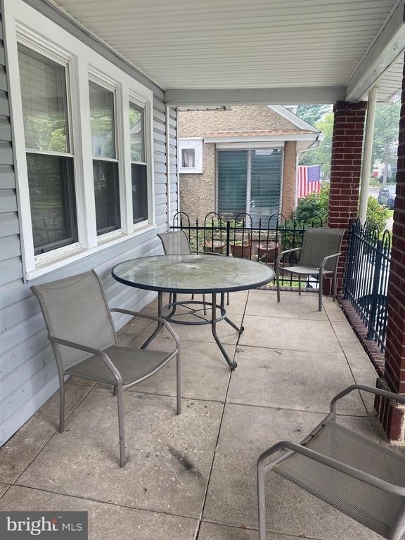 122 E Wayne Terrace - Photo 1
